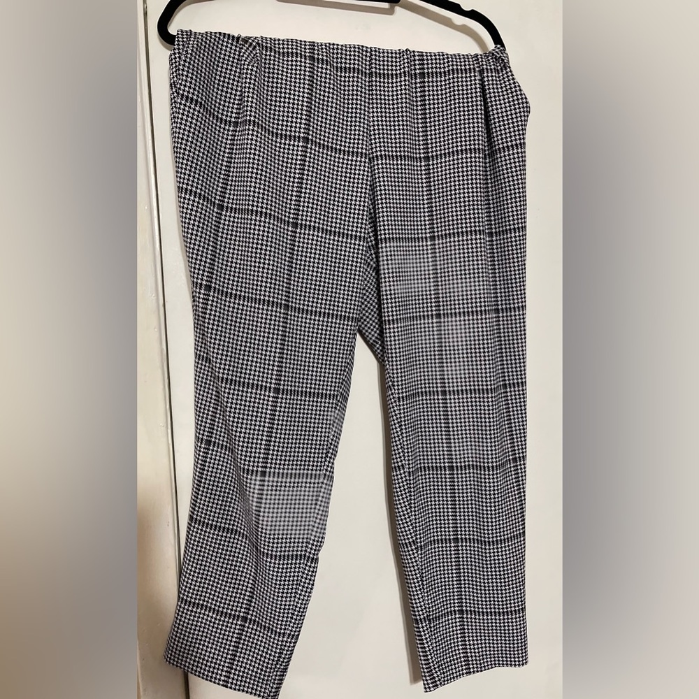 Torrid 0 Large 12 EUC Pull On Pant Houndstooth Slim Taper Crepe Mid Rise Stretch